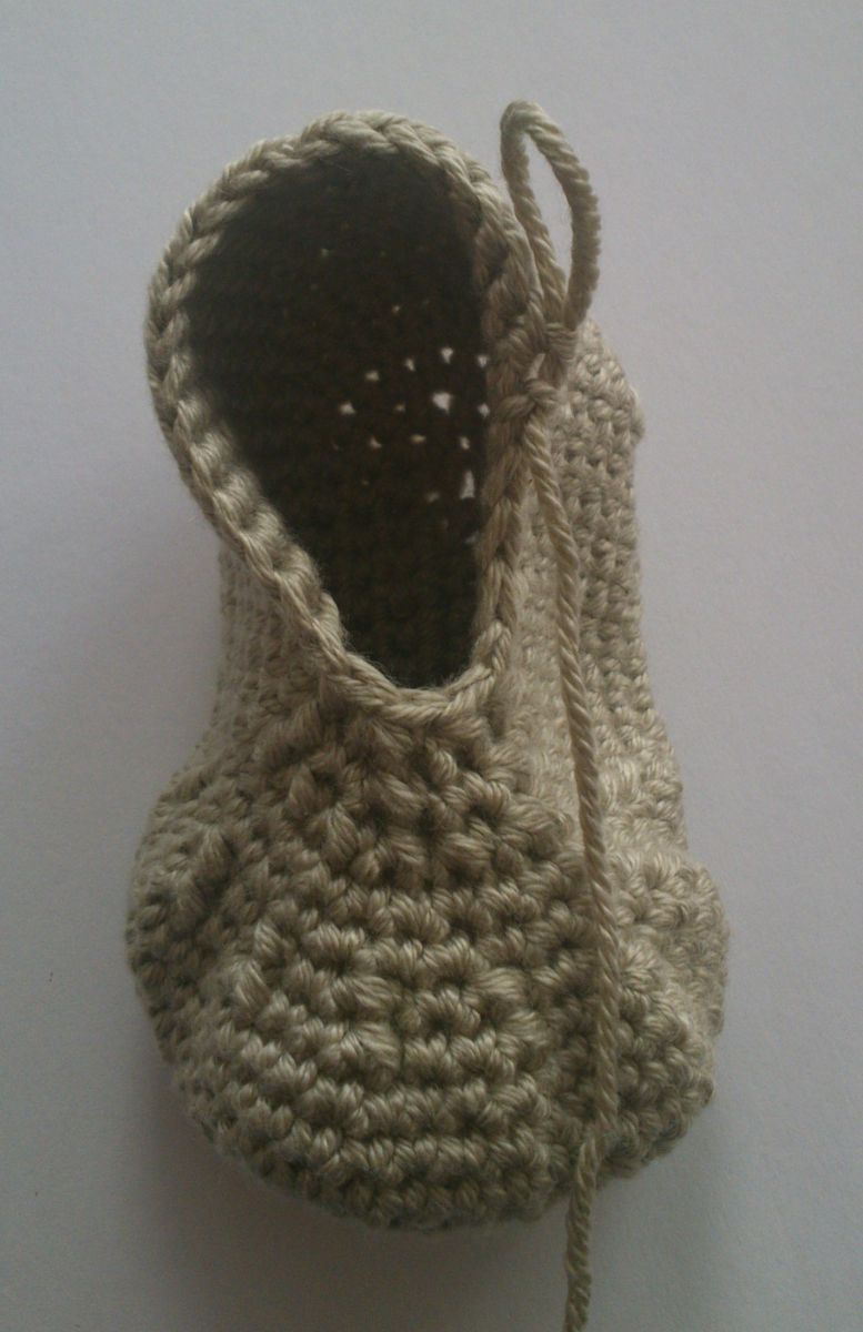 Blog-Inhaltsbild für 'Häkelanleitung Babyschuhe „Schlafende Katzen“'