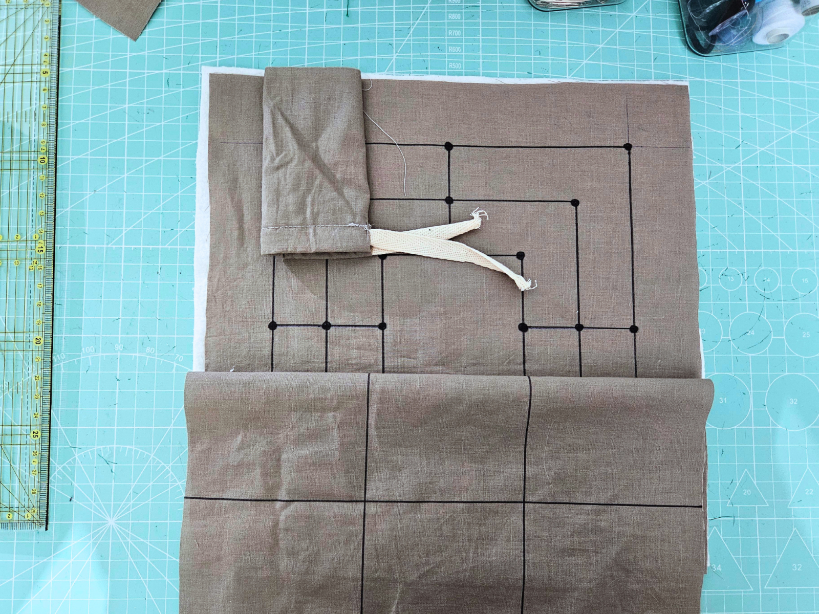 Blog content image for 'Sewing Tutorial: Fabric Travel Game – Tic Tac Toe & Nine Men’s Morris as a Roll-Up Game Board'