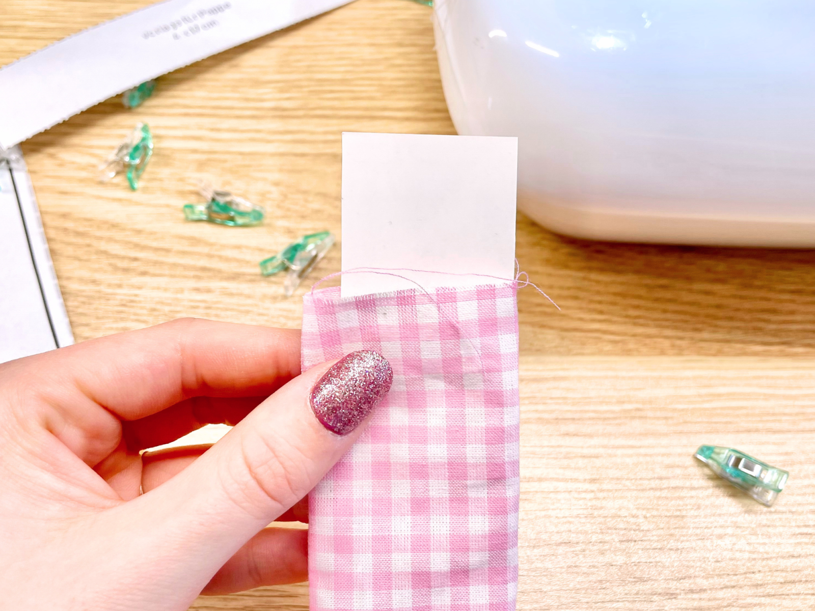 Blog-Inhaltsbild für 'Stoff-Lesezeichen aus Stoffresten nähen – ein kleines Nähprojekt'