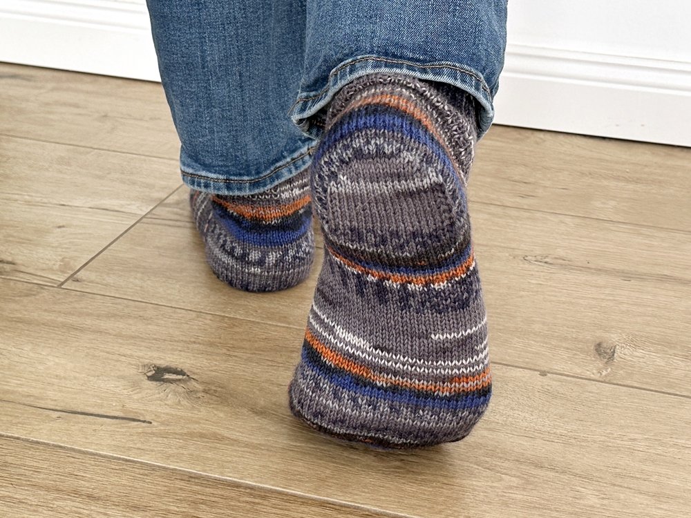 Blog-Inhaltsbild für 'Kuschelweiche Flauschsocken stricken'