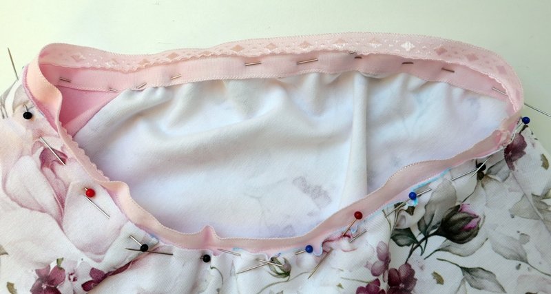 Blog-Inhaltsbild für 'Damenslips einfach selber nähen - Teil 2: Bündchen einfassen, Varianten, Tipps und Tricks'