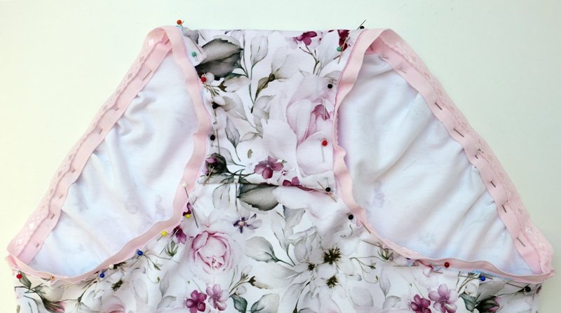 Blog-Inhaltsbild für 'Damenslips einfach selber nähen - Teil 2: Bündchen einfassen, Varianten, Tipps und Tricks'