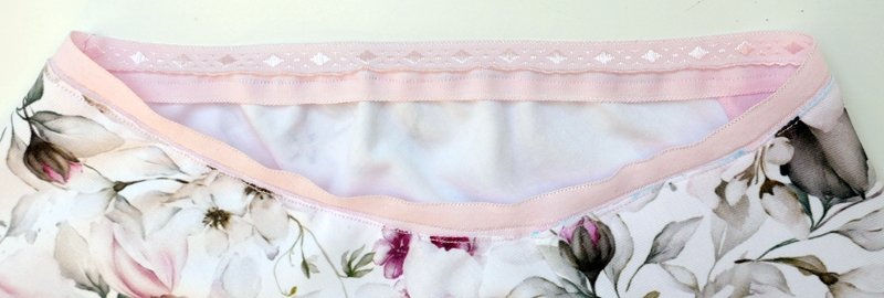 Blog-Inhaltsbild für 'Damenslips einfach selber nähen - Teil 2: Bündchen einfassen, Varianten, Tipps und Tricks'