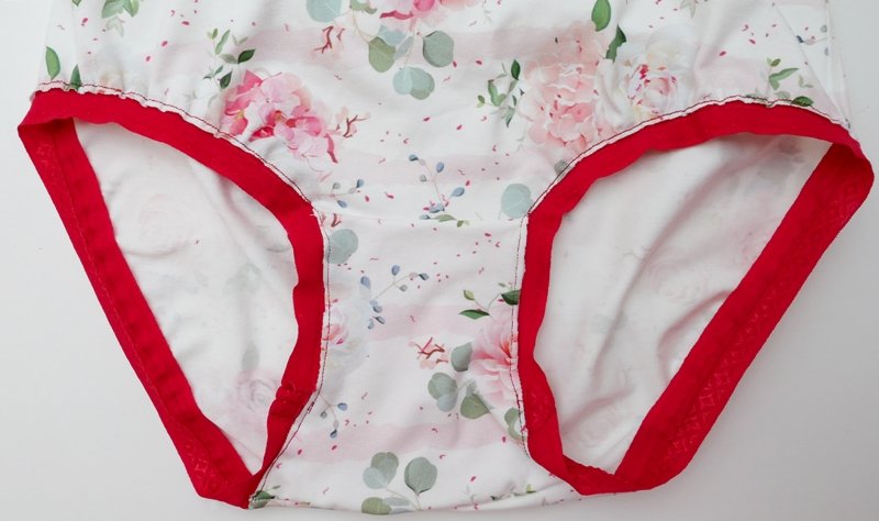 Blog-Inhaltsbild für 'Damenslips einfach selber nähen - Teil 2: Bündchen einfassen, Varianten, Tipps und Tricks'