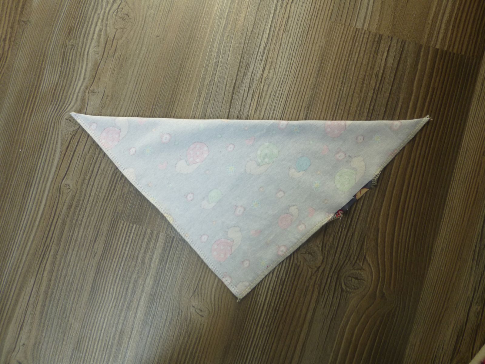 Blog-Inhaltsbild für 'Näh-Anleitung: Schönes Halstuch / Dreieckstuch'