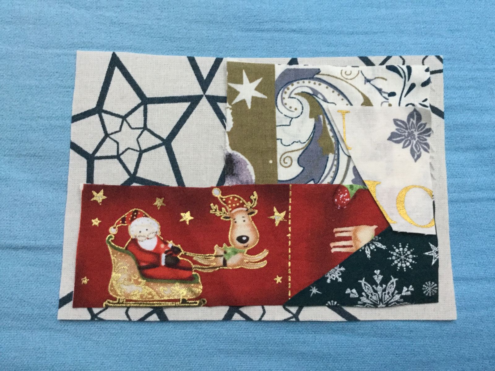 Blog-Inhaltsbild für 'Kostenlose Nähanleitung: weihnachtliche Stoffpostkarten'