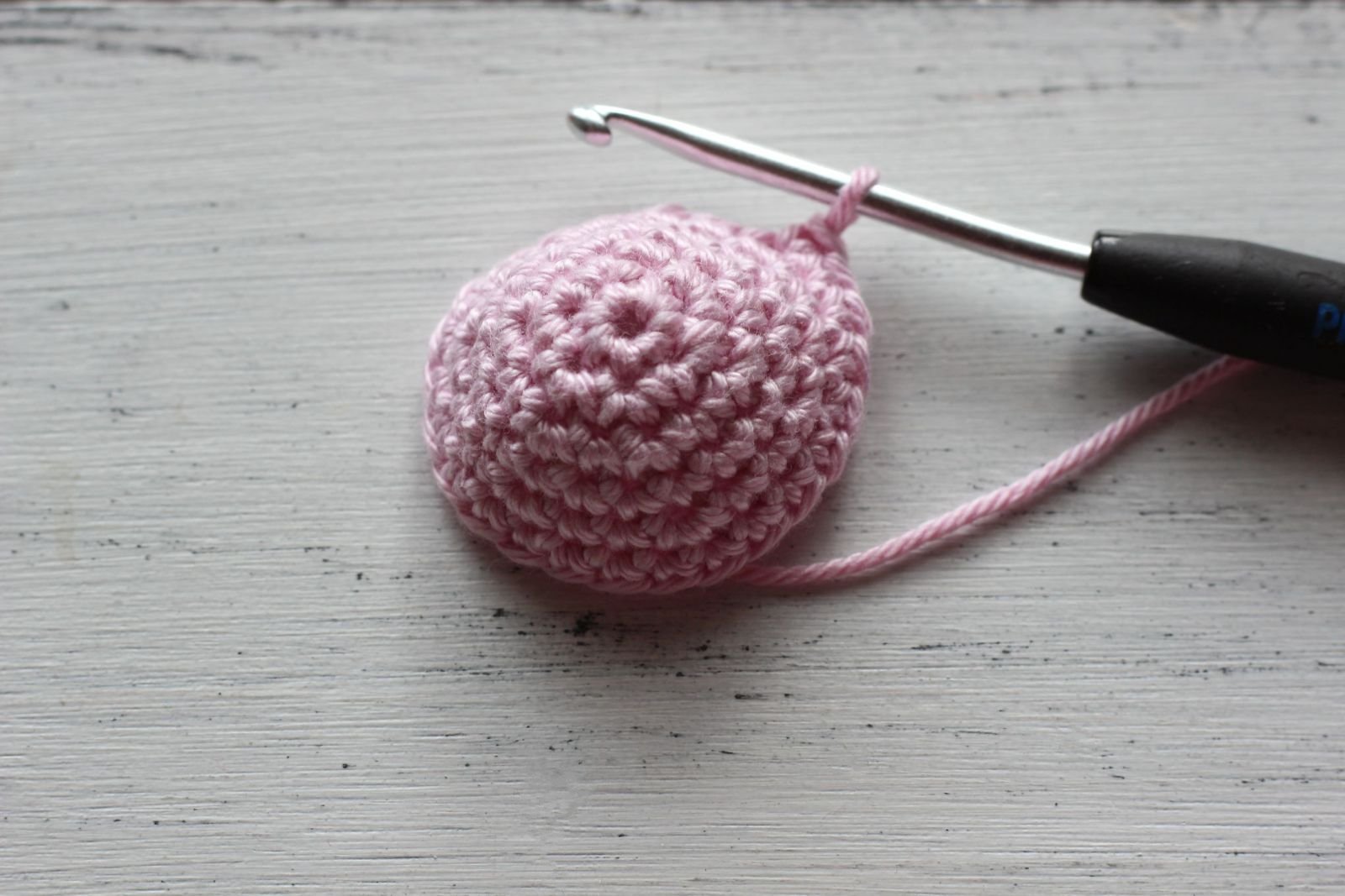 Blog-Inhaltsbild für 'Hase häkeln. Kostenlose Anleitung'