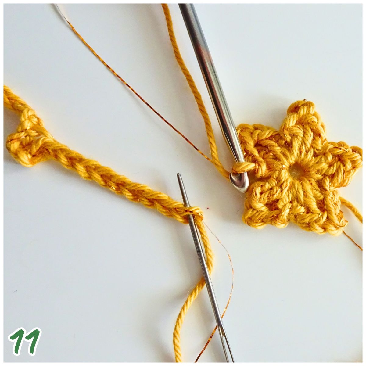 Blog-Inhaltsbild für 'Weihnachtliches Sternchen-Geschenkband & Stern als Deko oder Anhänger – kostenlose Häkelanleitung'