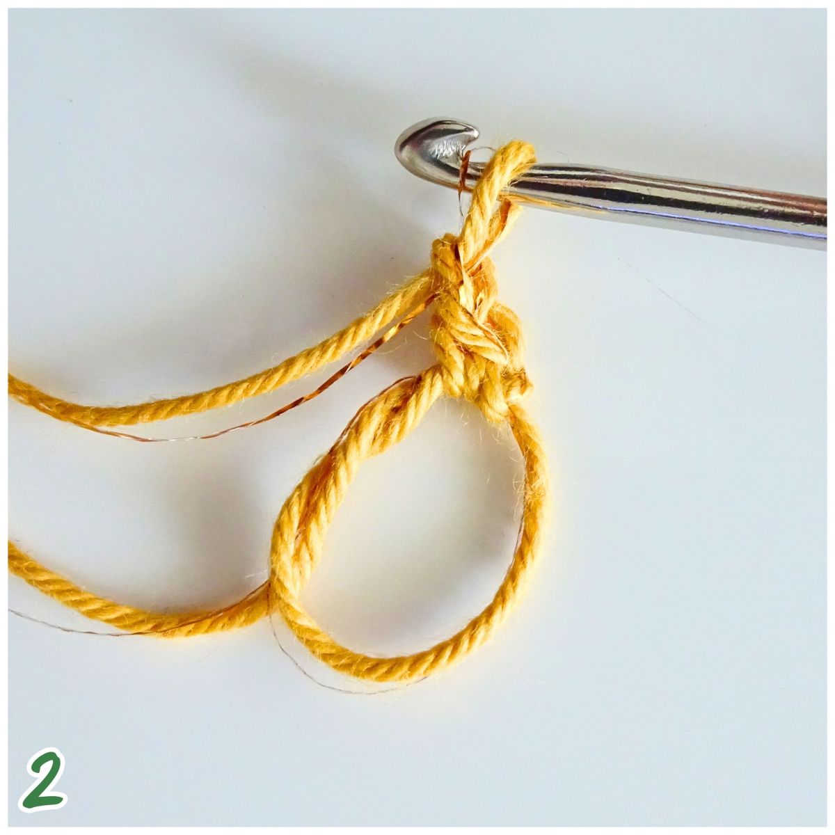 Blog-Inhaltsbild für 'Weihnachtliches Sternchen-Geschenkband & Stern als Deko oder Anhänger – kostenlose Häkelanleitung'