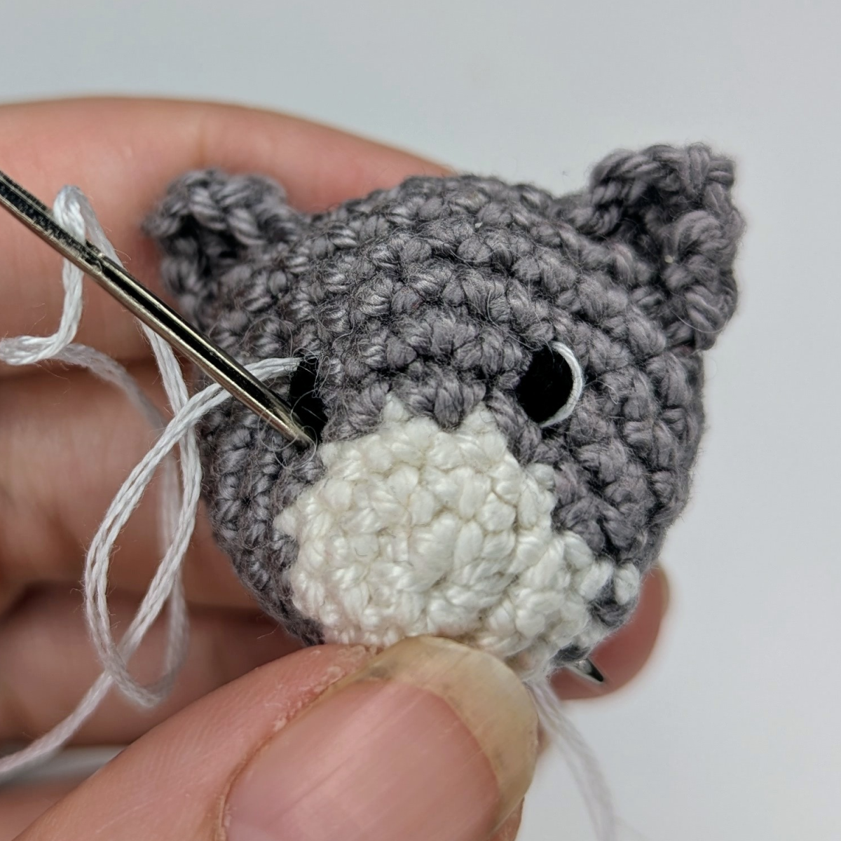 Blog content image for 'Free Crochet Pattern: Cat Keychain with Heart'