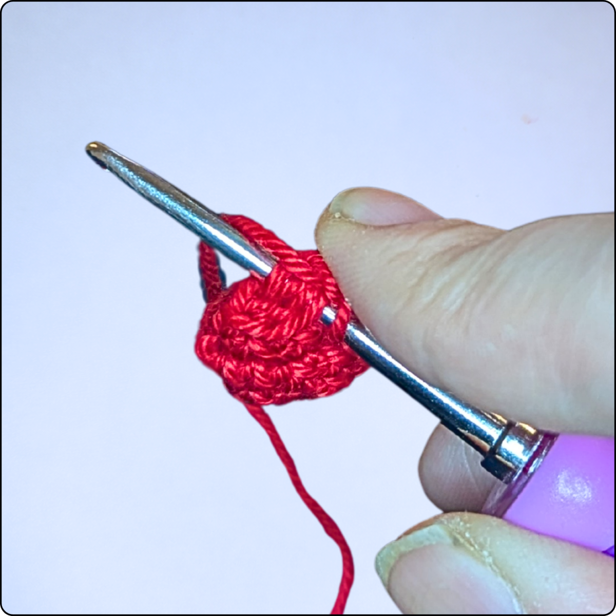 Blog-Inhaltsbild für 'Kostenlose Häkelanleitung: Schlüsselanhänger Erdbeere'