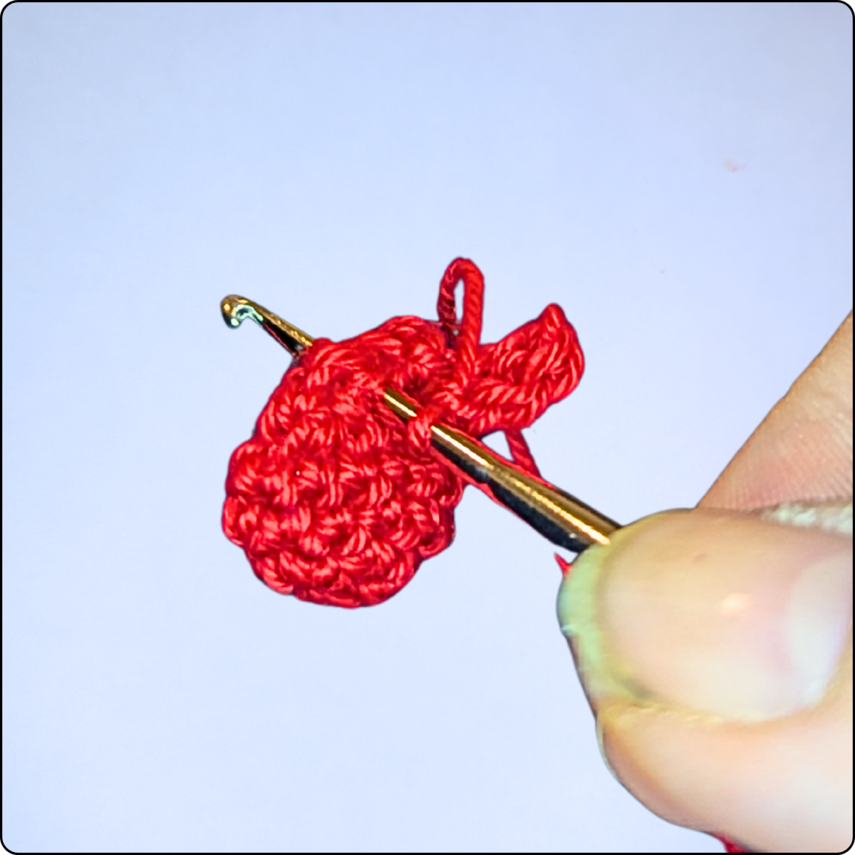 Blog-Inhaltsbild für 'Kostenlose Häkelanleitung: Schlüsselanhänger Erdbeere'