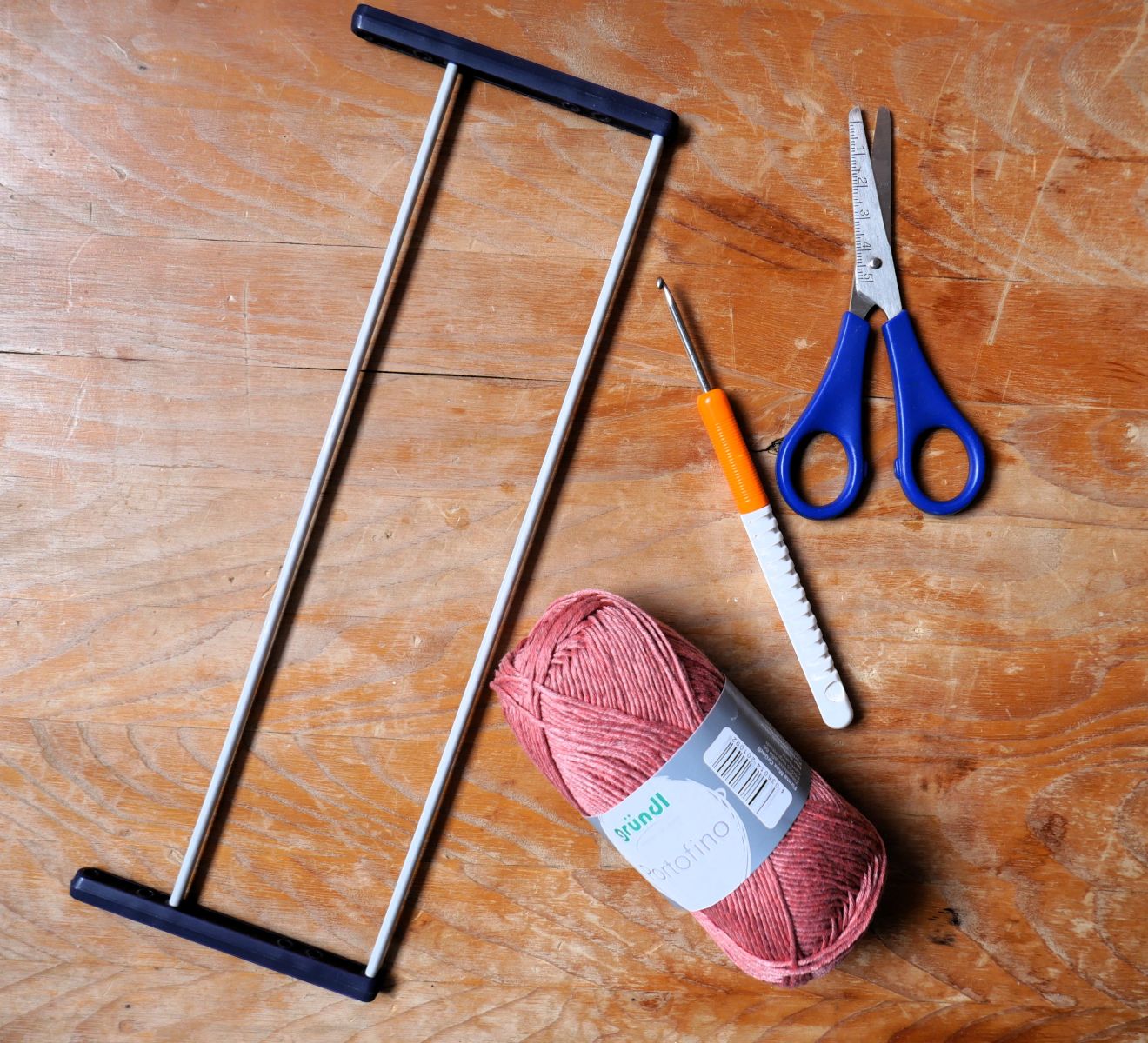 Blog-Inhaltsbild für 'Zeit für ein Comeback: Gabelhäkeln – eine fast vergessene Technik, die mein Herz im Sturm erobert hat'