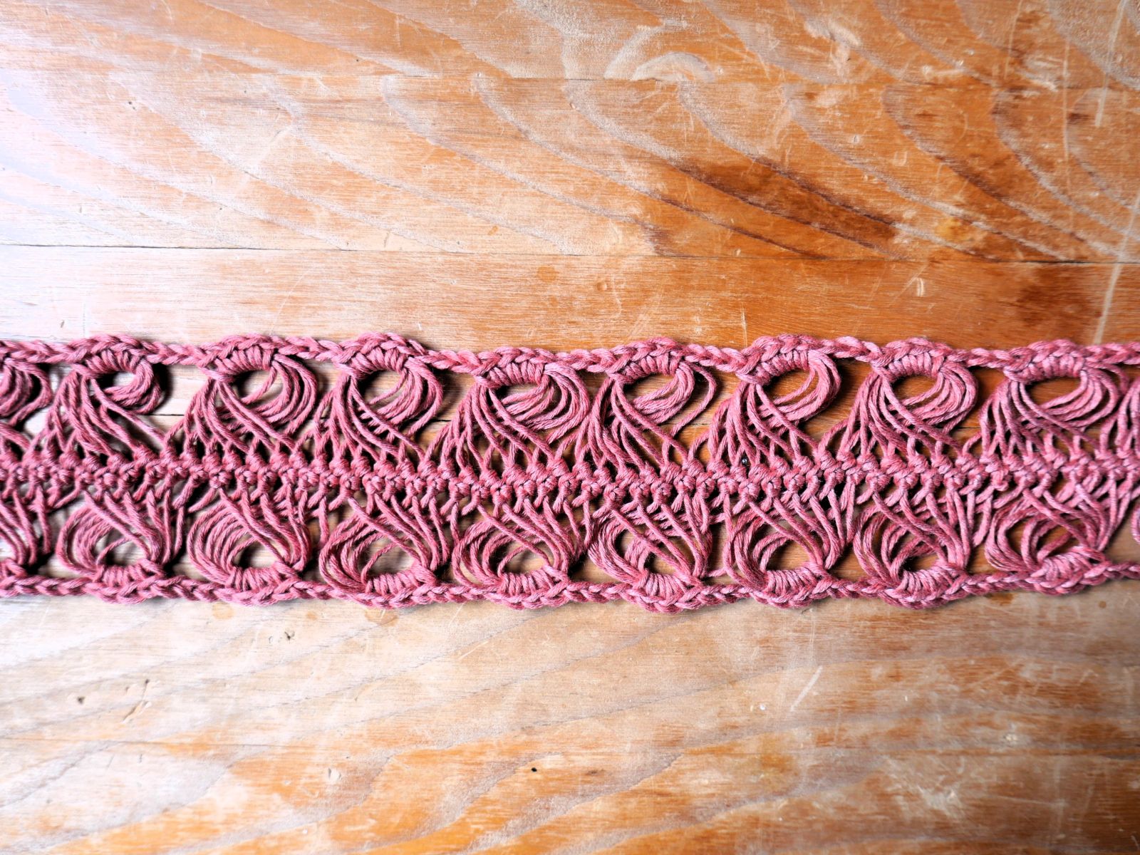 Blog-Inhaltsbild für 'Zeit für ein Comeback: Gabelhäkeln – eine fast vergessene Technik, die mein Herz im Sturm erobert hat'