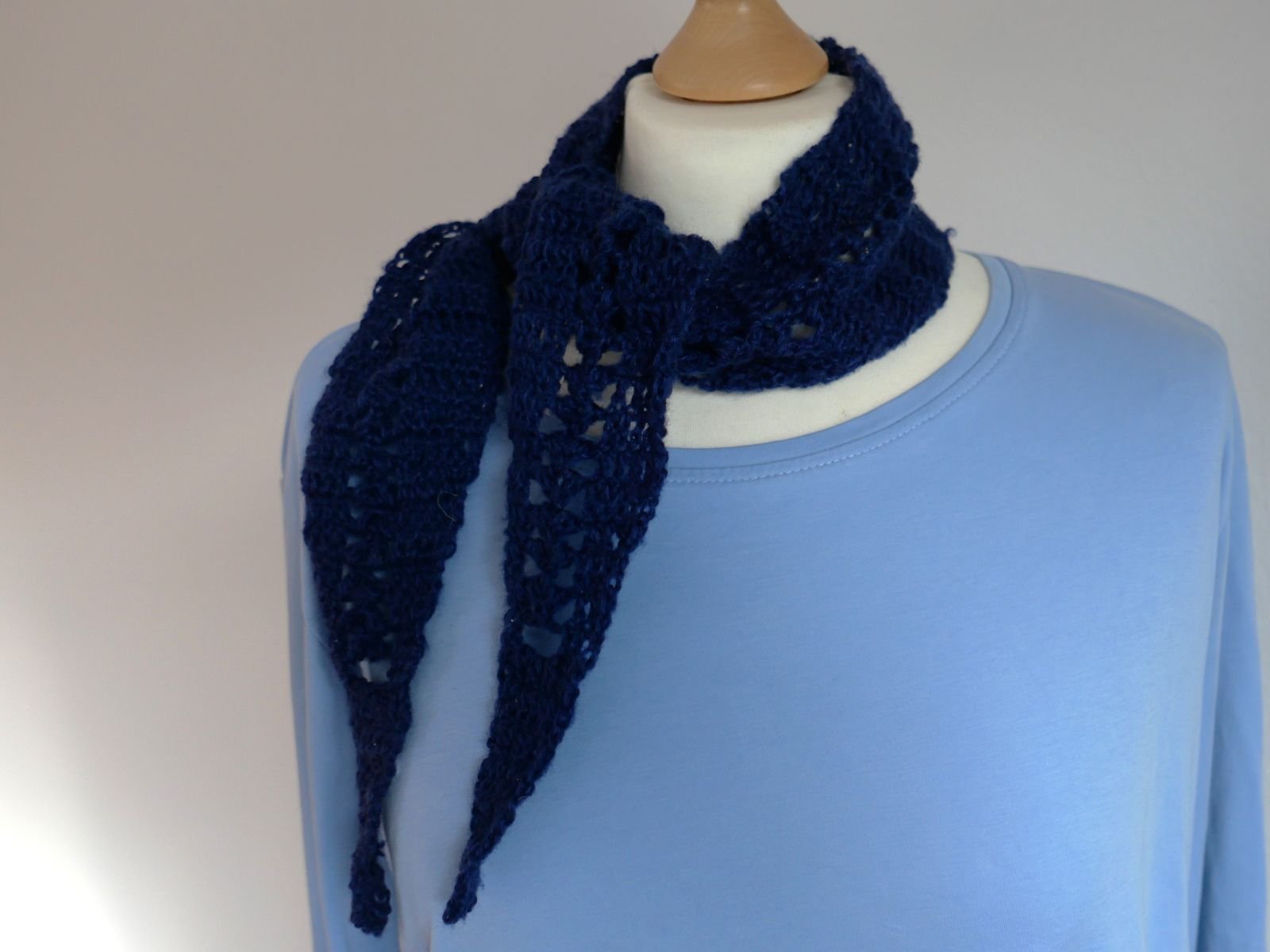 Blog-Inhaltsbild für 'Minischals, Maxispaß: Häkelideen für trendige Schals/ Kostenlose Anleitung für den Minischal Candy'