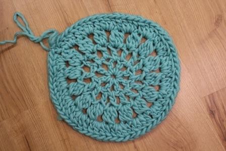 Blog-Inhaltsbild für 'kostenlose Anleitung für einen Vorleger, Teppich „Mein Zuhause“ in 2 Größen'