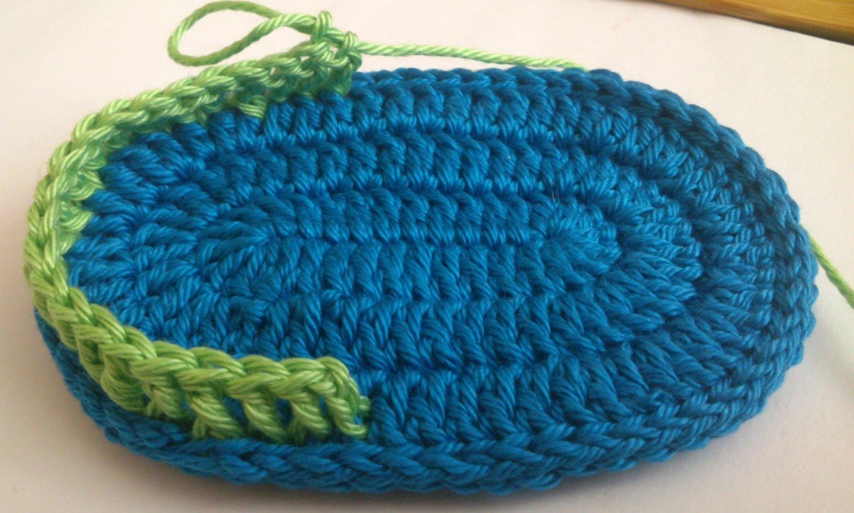 Blog-Inhaltsbild für 'Häkelanleitung Baby-Schuhe für Jungen & Mädchen'