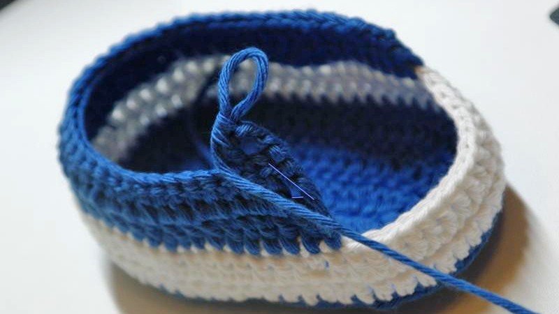 Blog-Inhaltsbild für 'Häkelanleitung Baby- Turnschuhe'