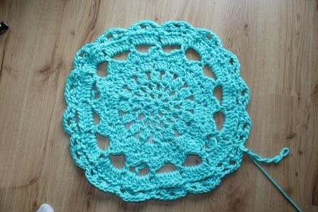 Blog-Inhaltsbild für 'kostenlose Anleitung für einen Vorleger, Teppich „Mein Zuhause“ in 2 Größen'