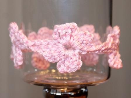 Blog-Inhaltsbild für 'kostenlose Häkelanleitung für eine Blumenkette'