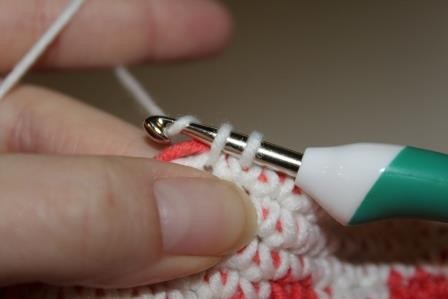 Blog-Inhaltsbild für 'kostenlose Häkelanleitung für ein Herz-Stirnband in der Tapestry Technik (für Babys und Kleinkinder)'