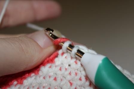 Blog-Inhaltsbild für 'kostenlose Häkelanleitung für ein Herz-Stirnband in der Tapestry Technik (für Babys und Kleinkinder)'
