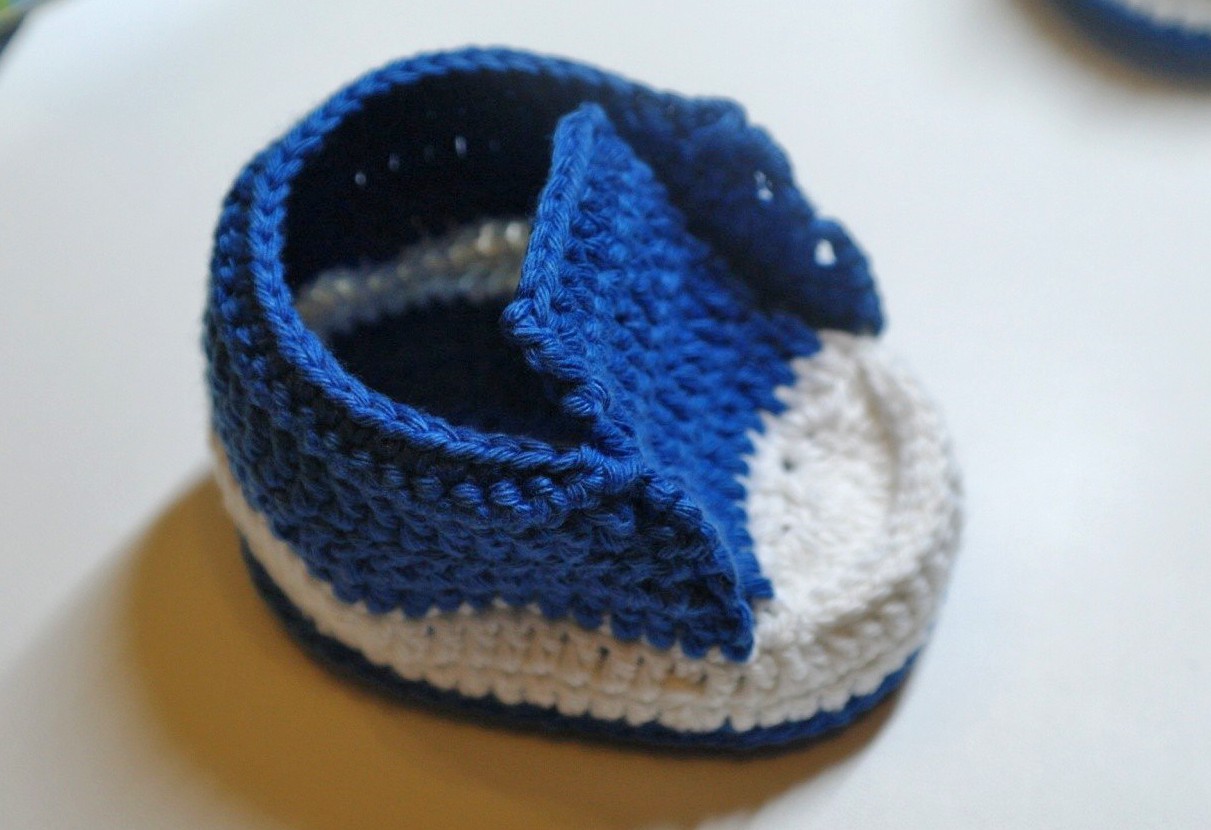 Blog-Inhaltsbild für 'Häkelanleitung Baby- Turnschuhe'