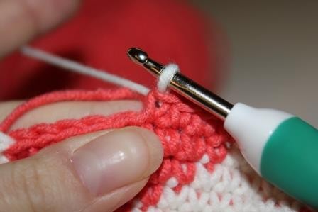 Blog-Inhaltsbild für 'kostenlose Häkelanleitung für ein Herz-Stirnband in der Tapestry Technik (für Babys und Kleinkinder)'