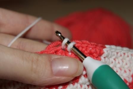 Blog-Inhaltsbild für 'kostenlose Häkelanleitung für ein Herz-Stirnband in der Tapestry Technik (für Babys und Kleinkinder)'