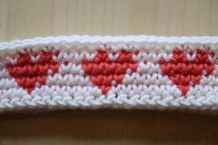 Blog-Inhaltsbild für 'kostenlose Häkelanleitung für ein Herz-Stirnband in der Tapestry Technik (für Babys und Kleinkinder)'