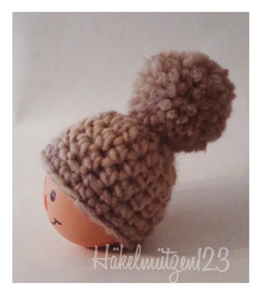 Blog-Inhaltsbild für 'Kostenlose Häkelanleitung Eierwärmer als Mütze gehäkelt Klappe die 1.'