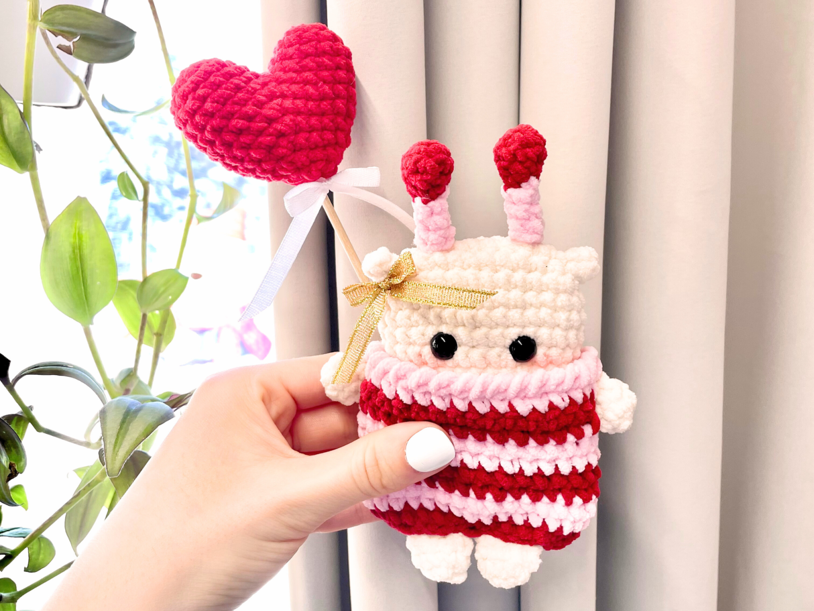 Blog-Inhaltsbild für 'Häkeln zum Valentinstag - 5 einfache Häkelprojekte'