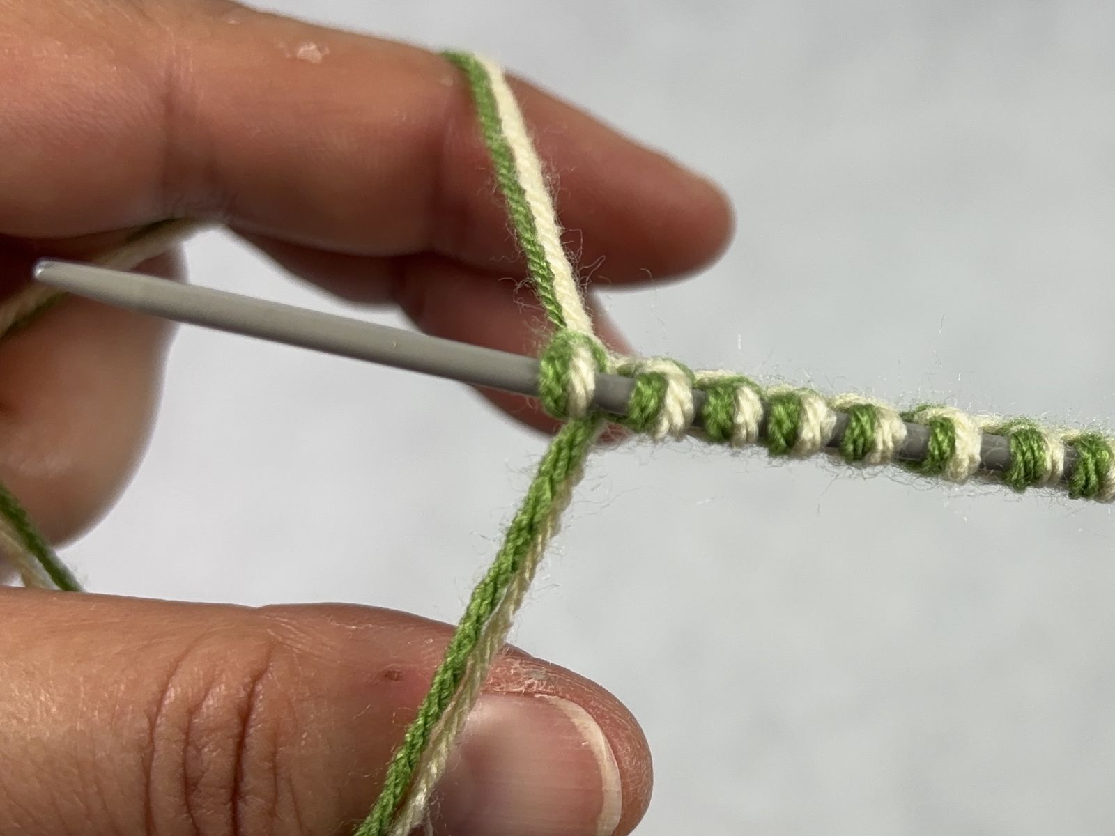 Blog-Inhaltsbild für 'Doubleface stricken: Die wichtigsten Randtechniken einfach erklärt'