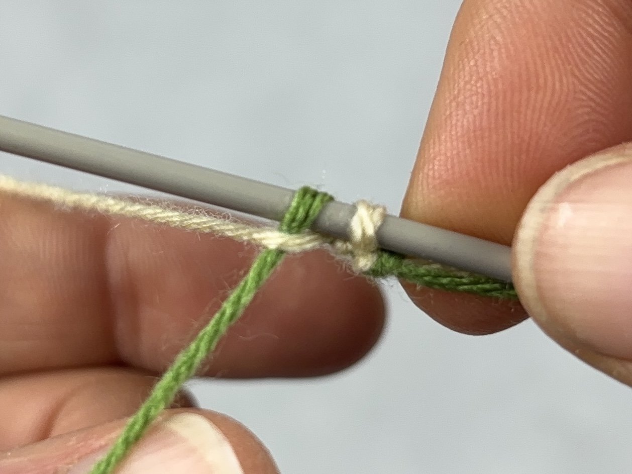Blog-Inhaltsbild für 'Doubleface stricken: Die wichtigsten Randtechniken einfach erklärt'