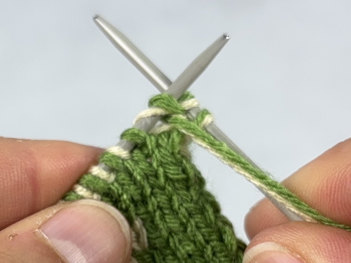 Blog-Inhaltsbild für 'Doubleface stricken: Die wichtigsten Randtechniken einfach erklärt'