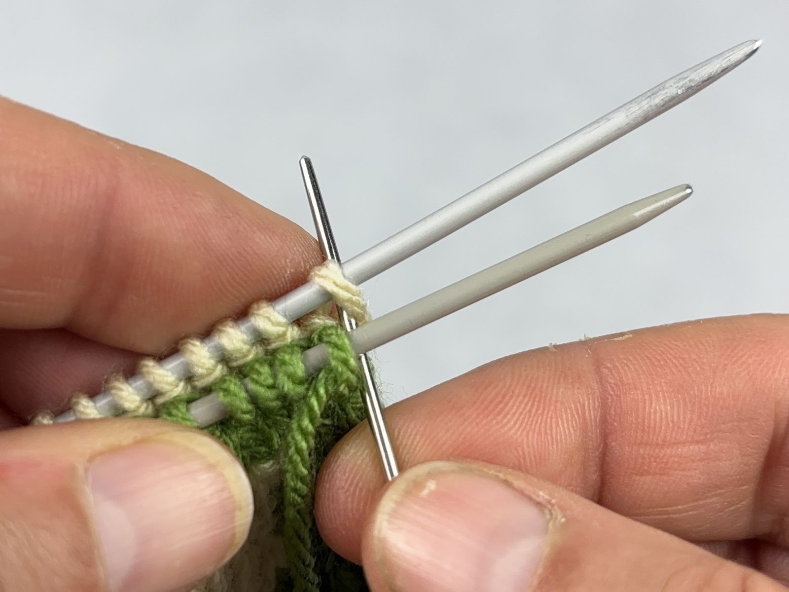 Blog-Inhaltsbild für 'Doubleface stricken: Die wichtigsten Randtechniken einfach erklärt'