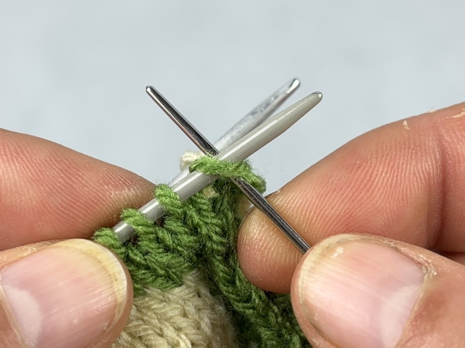 Blog-Inhaltsbild für 'Doubleface stricken: Die wichtigsten Randtechniken einfach erklärt'
