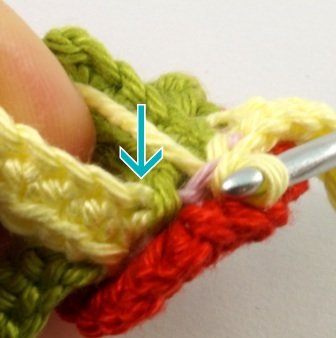 Blog-Inhaltsbild für 'Kostenlose Häkelanleitung: Blume mit Blättern in 3 Varianten'