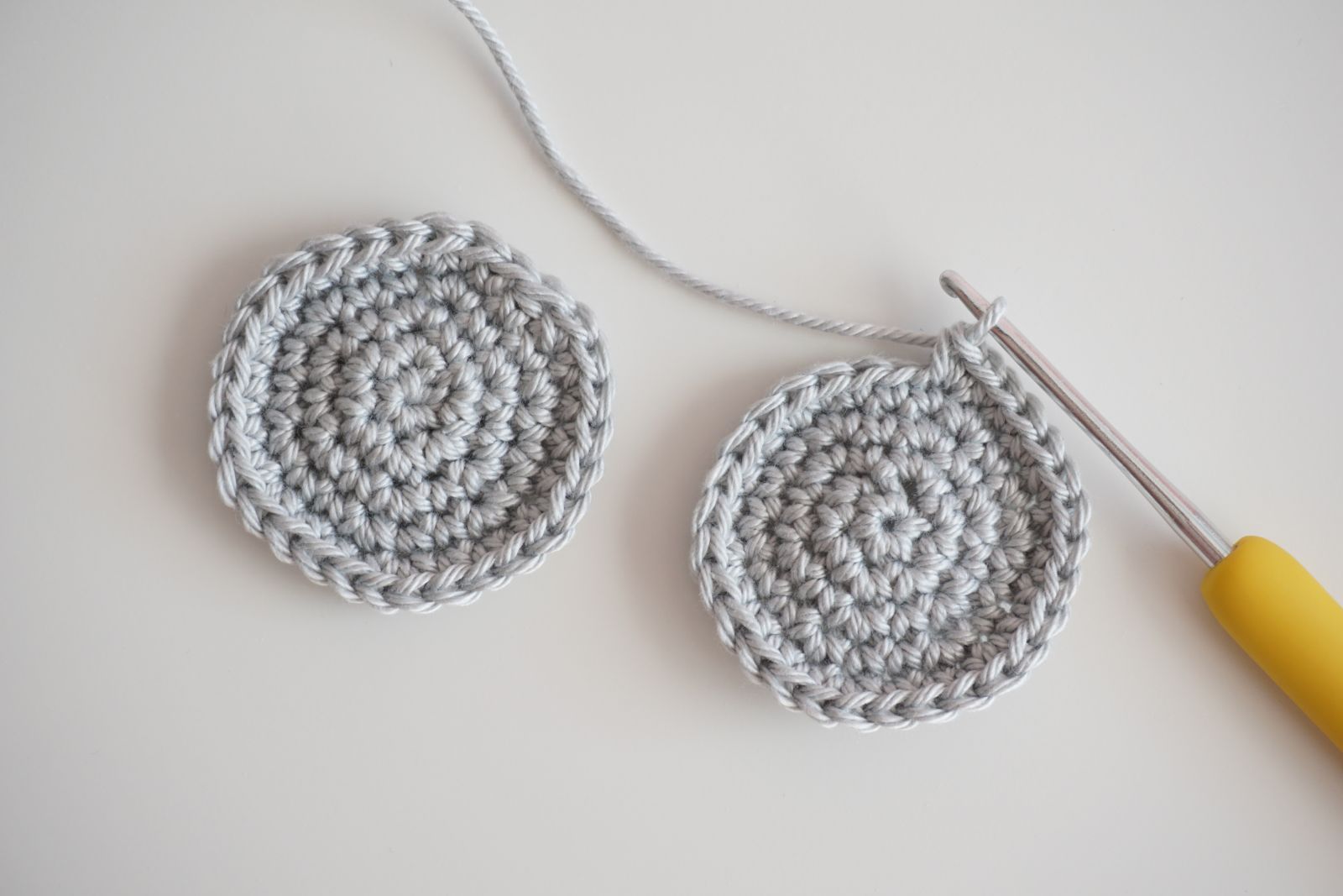 Blog-Inhaltsbild für 'Häkelanleitung Mäuschen - Freebie'