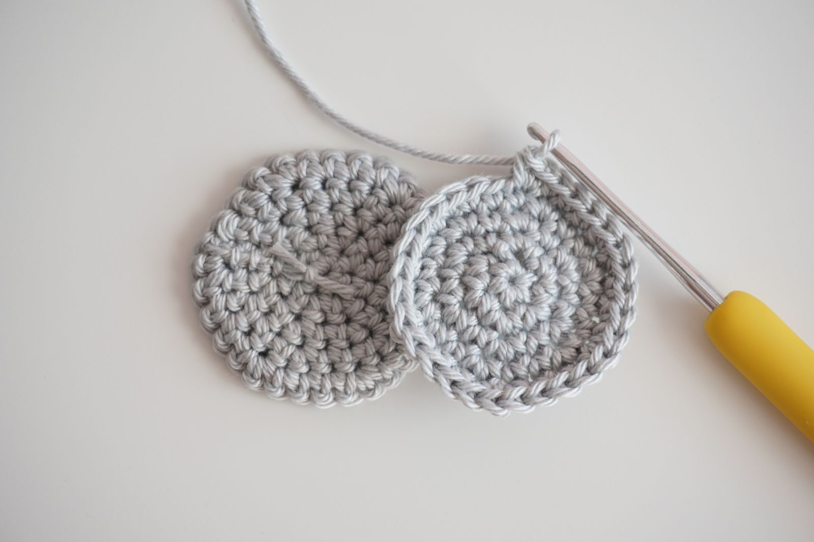 Blog-Inhaltsbild für 'Häkelanleitung Mäuschen - Freebie'