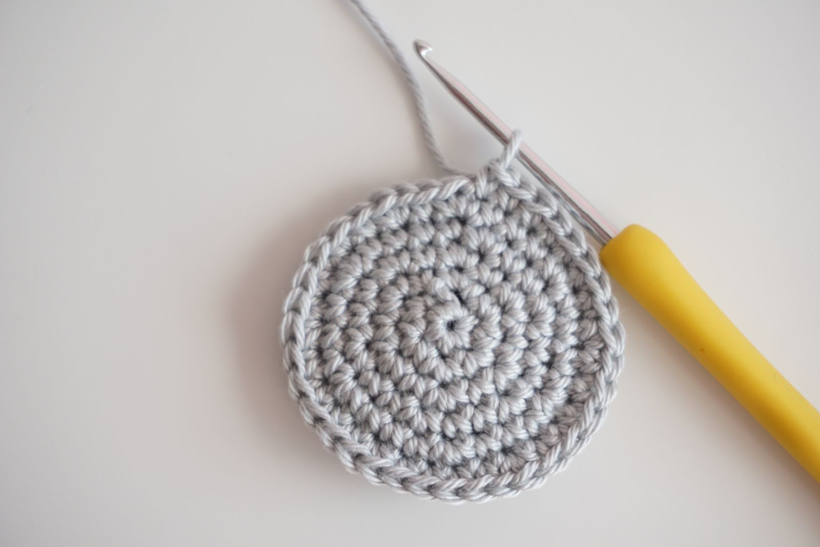 Blog-Inhaltsbild für 'Häkelanleitung Mäuschen - Freebie'