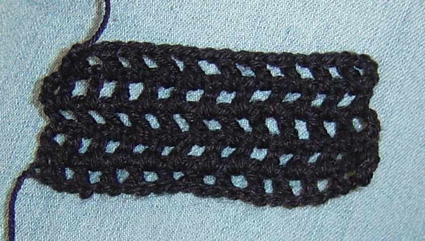 Blog-Inhaltsbild für 'Gratis-Häkelanleitung Deko-Fliege im Lochmuster'