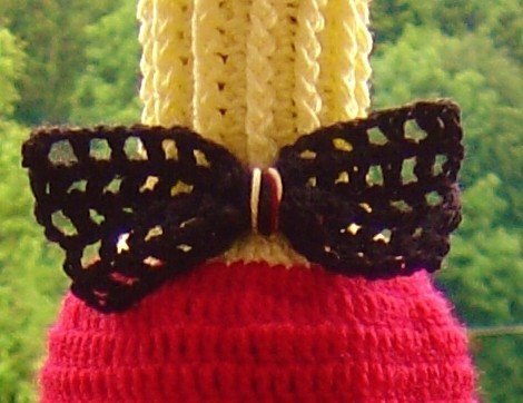 Blog-Inhaltsbild für 'Gratis-Häkelanleitung Deko-Fliege im Lochmuster'