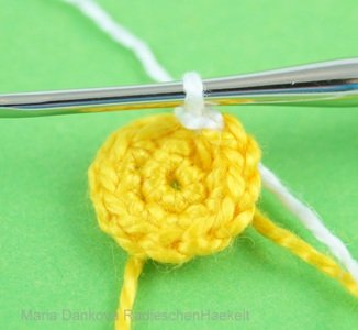 Blog-Inhaltsbild für 'Kostenlose Häkelanleitung für Gänseblümchen in 3 Größen'