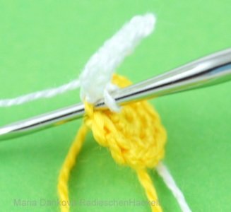 Blog-Inhaltsbild für 'Kostenlose Häkelanleitung für Gänseblümchen in 3 Größen'