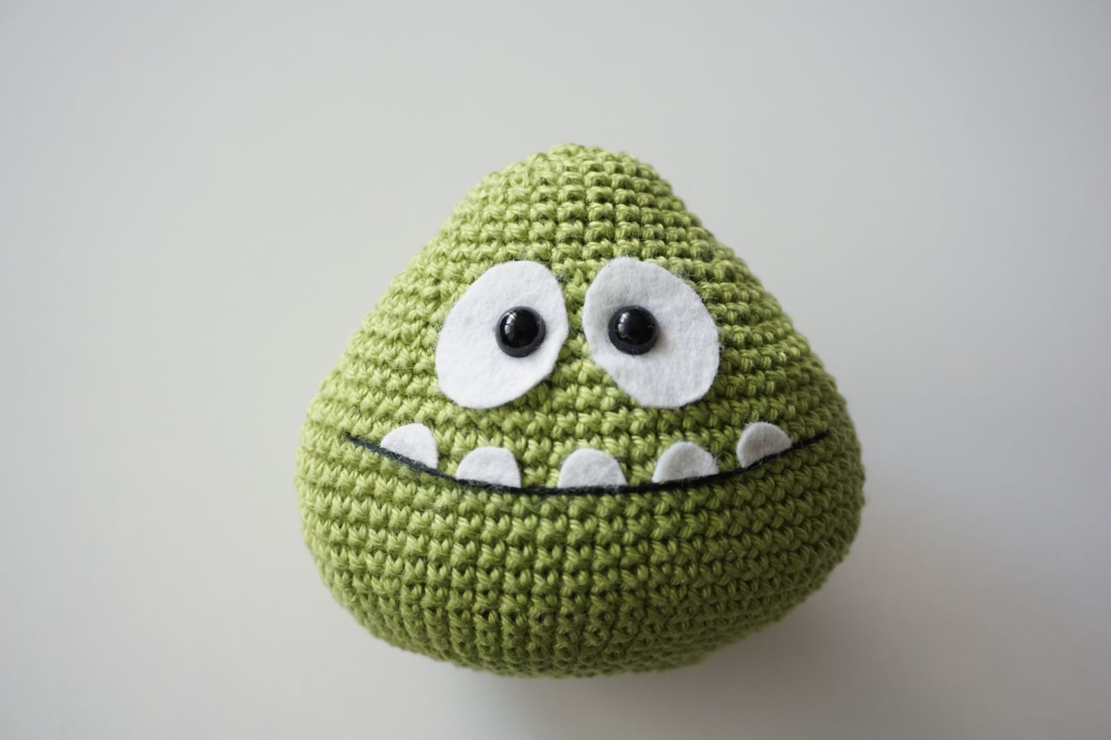 Blog-Inhaltsbild für 'Häkelanleitung Fleischfressende Pflanze "Gisbert"'