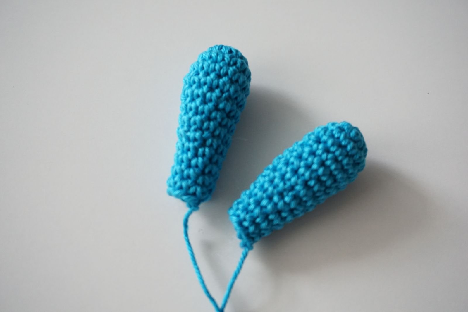 Blog-Inhaltsbild für 'Häkelanleitung für Blue, den kleinen Axolotl mit Herz - Freebie'