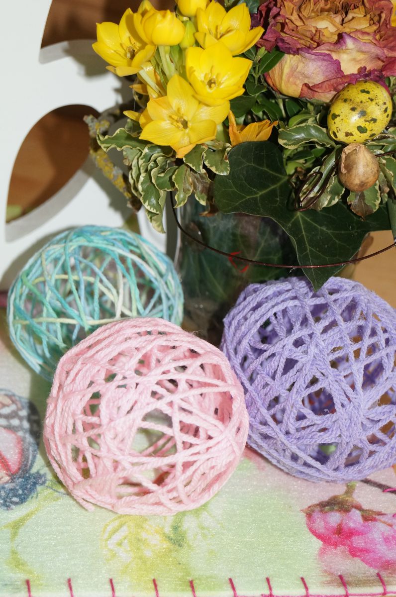 Blog-Inhaltsbild für 'Ostereier aus Wollresten basteln'