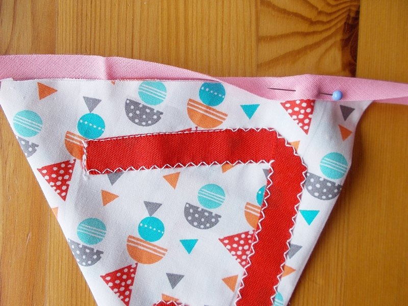 Wimpel mit Schrägband nähen