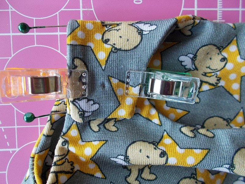 Loch für Druckknopf